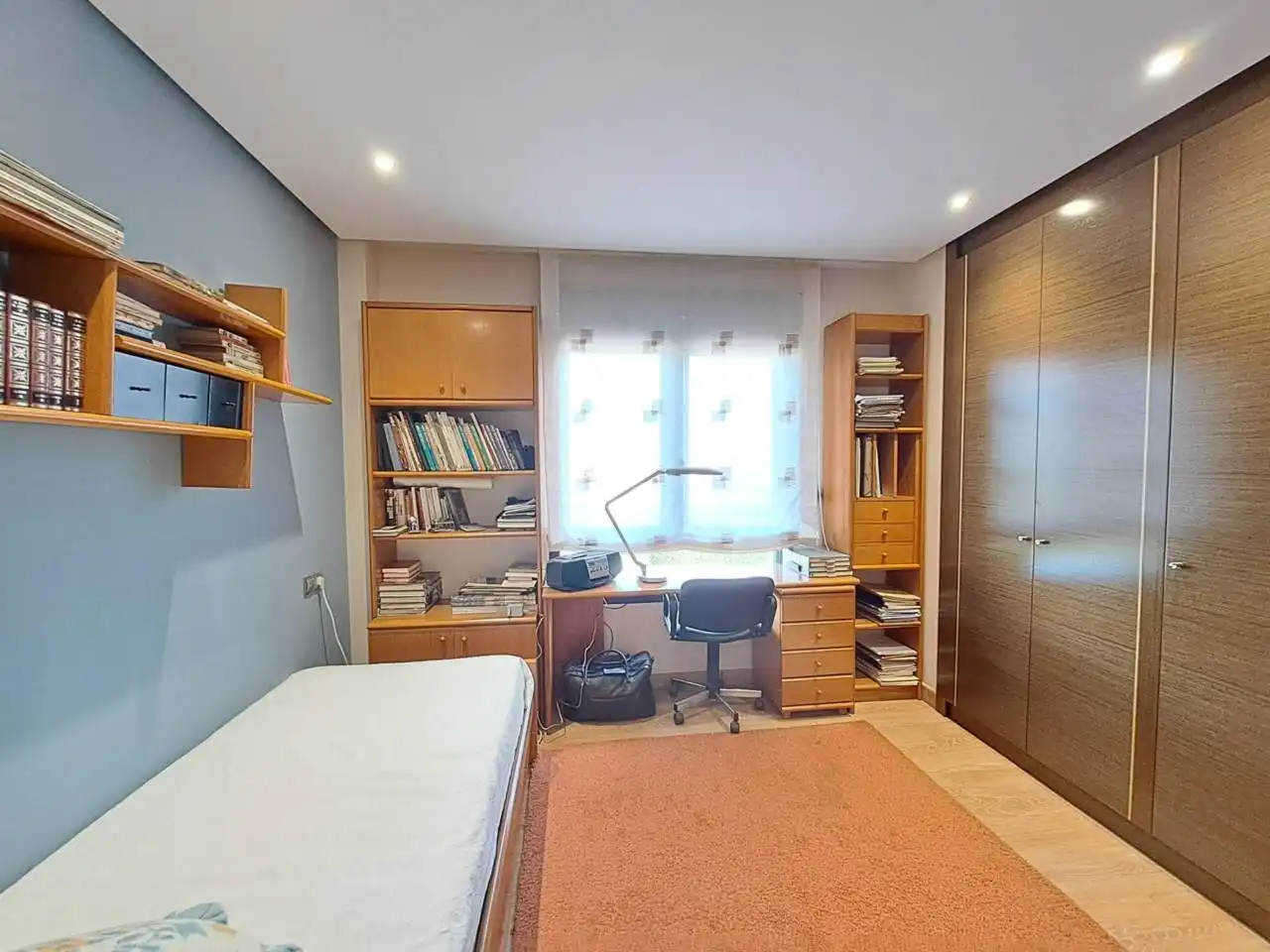 Habitación de Casa adosada en venta en Castrillo del Val con Calefacción, Jardín privado y Parquet
