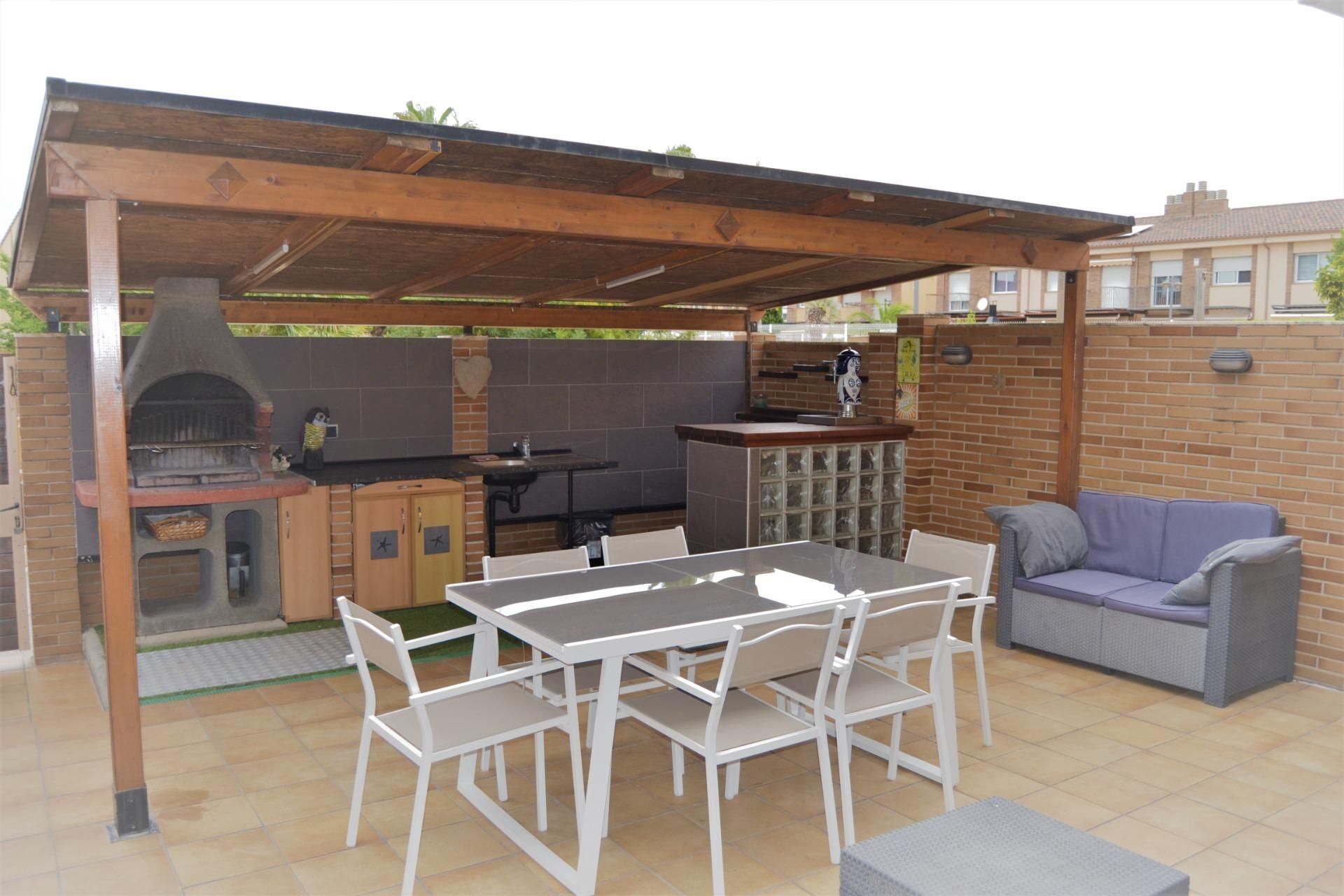 Terrassa de Casa adosada en venda en Cambrils amb Aire condicionat, Calefacció i Jardí privat