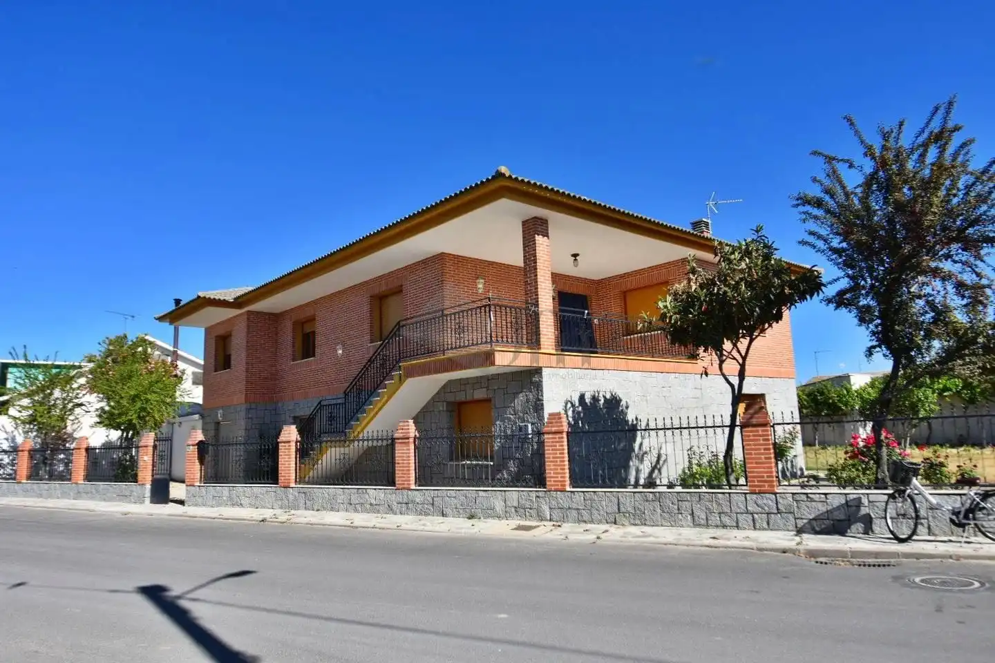 Vista exterior de Casa o xalet en venda en Villaverde de Íscar amb Calefacció i Jardí privat