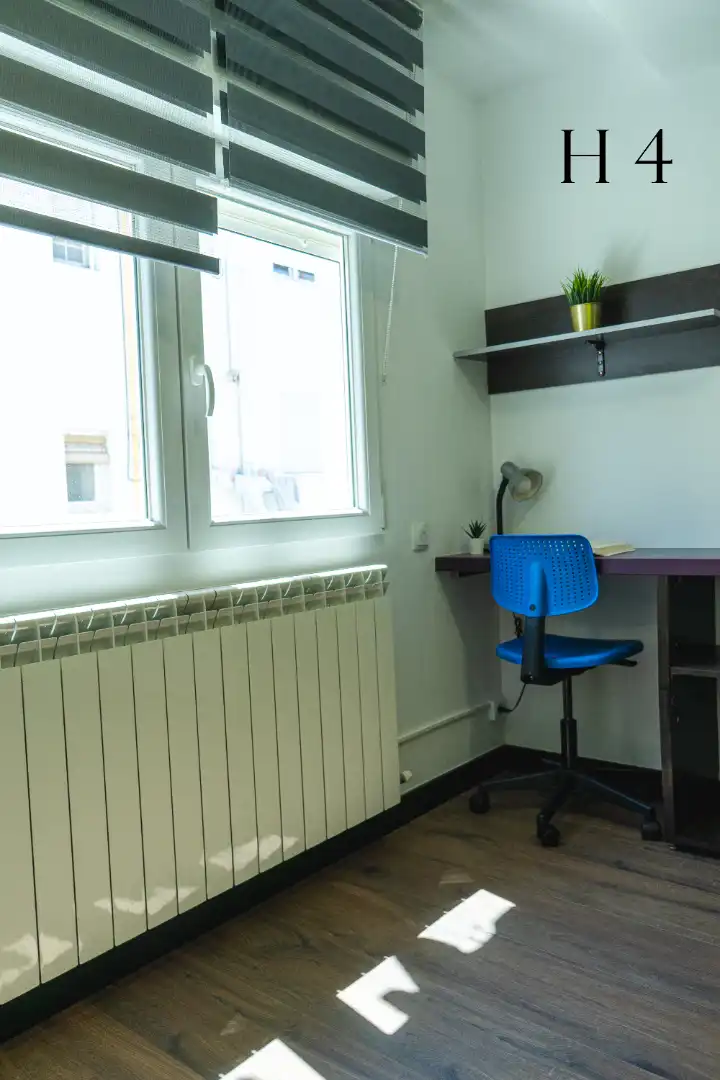 Bedroom of Flat for share in Zaragoza  with Air Conditioner, Heating and Private garden