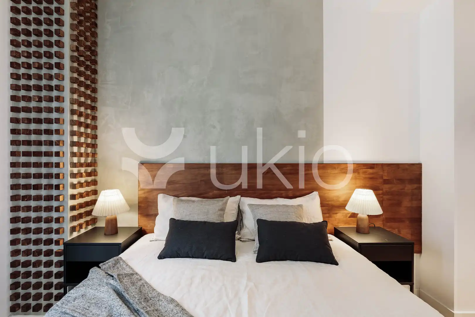 Dormitori de Apartament de lloguer en Barcelona amb Aire condicionat, Calefacció i Moblat