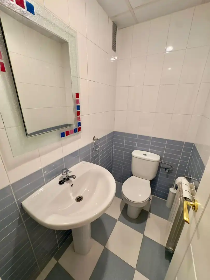 Badezimmer von Wohnung zur Miete in Valdepeñas mit Heizung und Parkett