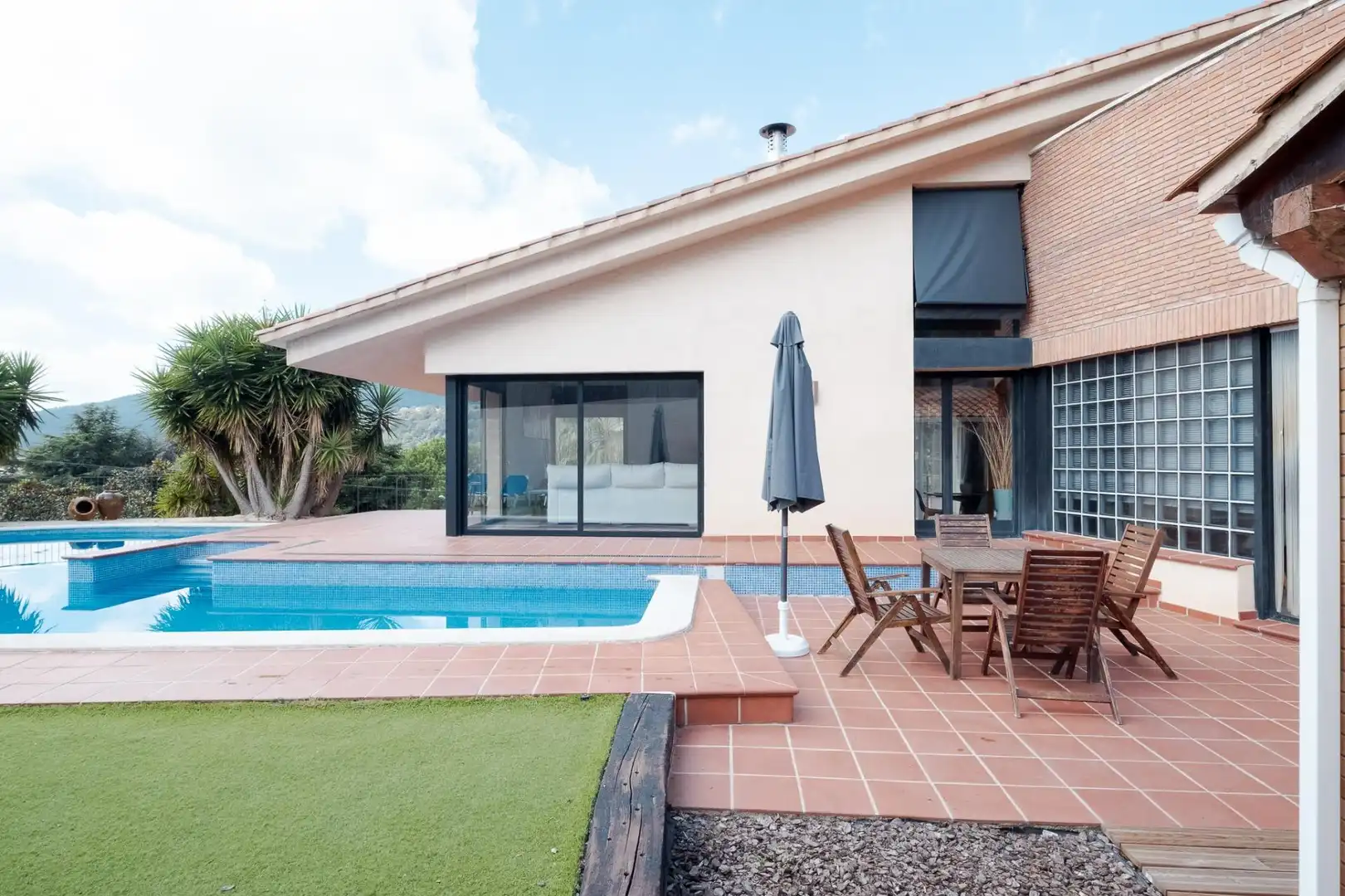 Piscina de Casa o chalet en venta en Caldes de Montbui con Aire acondicionado, Calefacción y Jardín privado