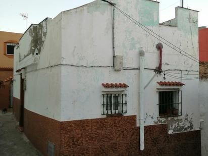 Exterior view of House or chalet for sale in Algeciras