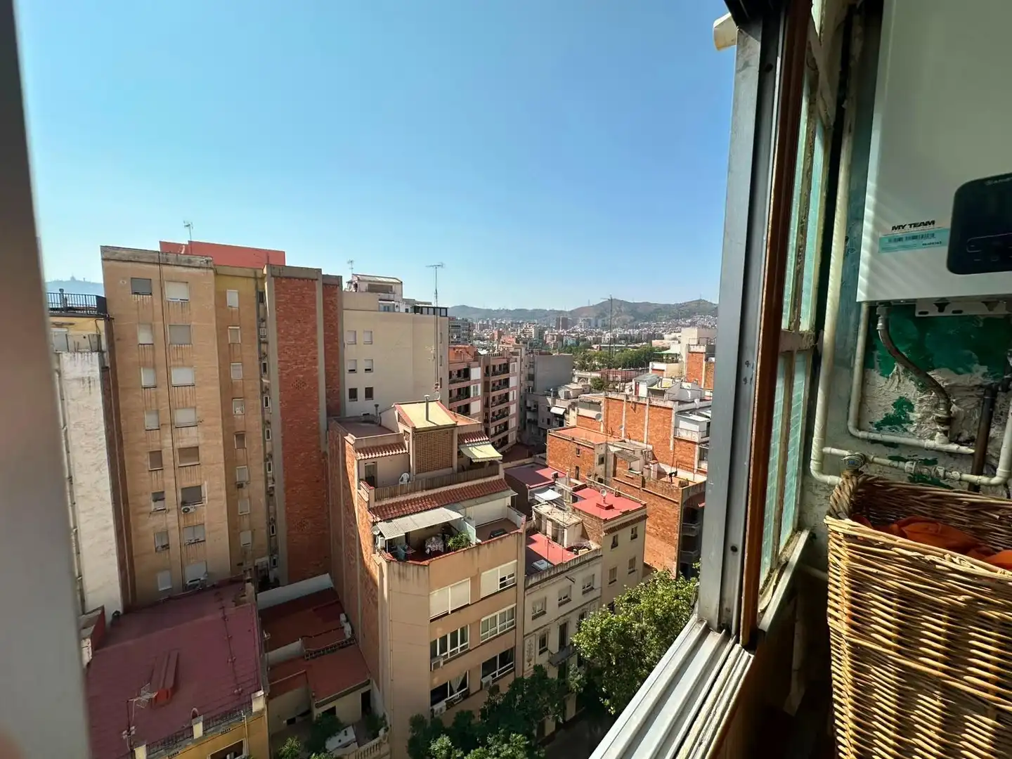 Vista exterior de Apartament en venda en Barcelona amb Aire condicionat