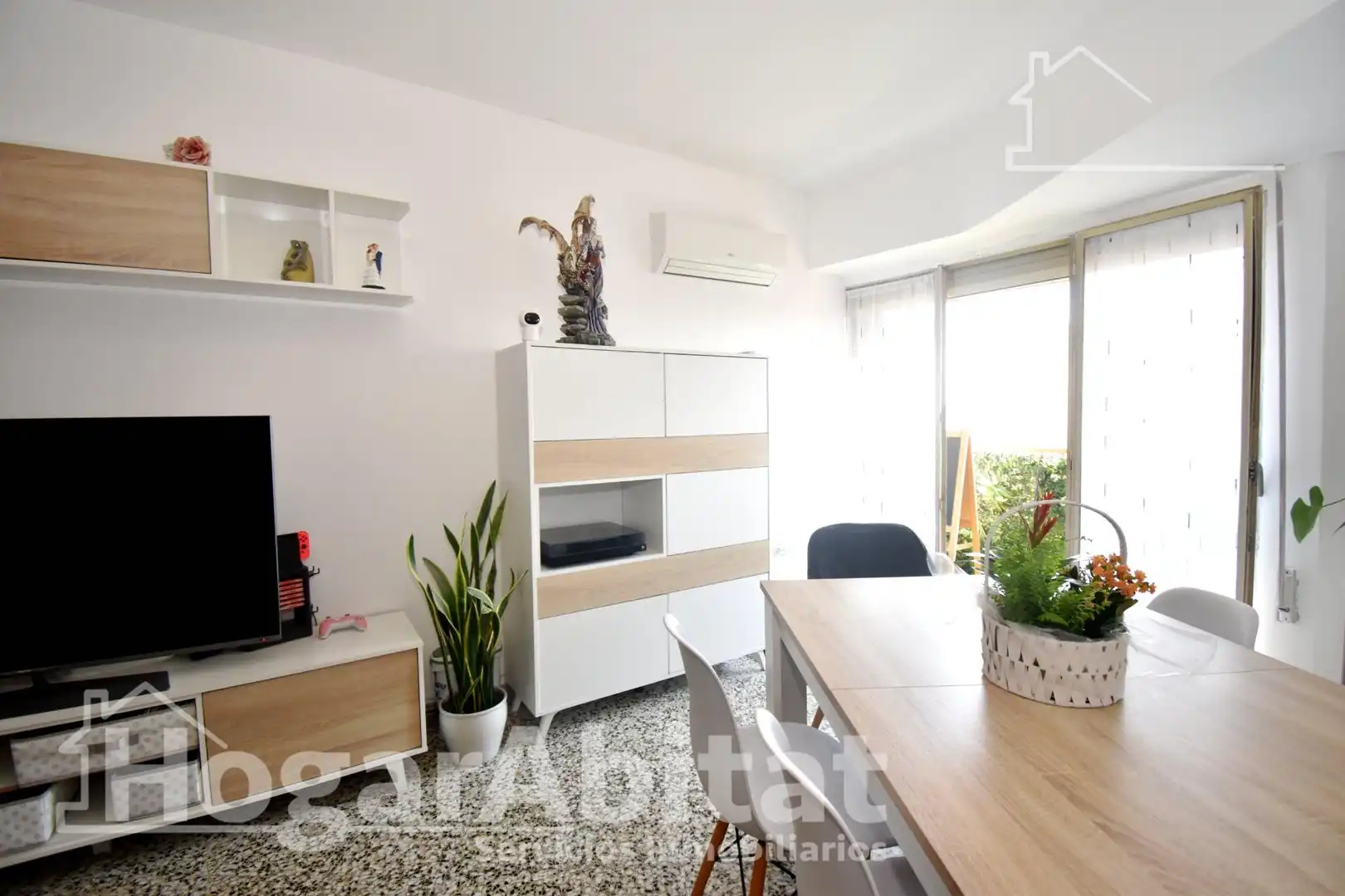 Living room of Flat for sale in Castellón de la Plana / Castelló de la Plana  with Air Conditioner, Heating and Furnished