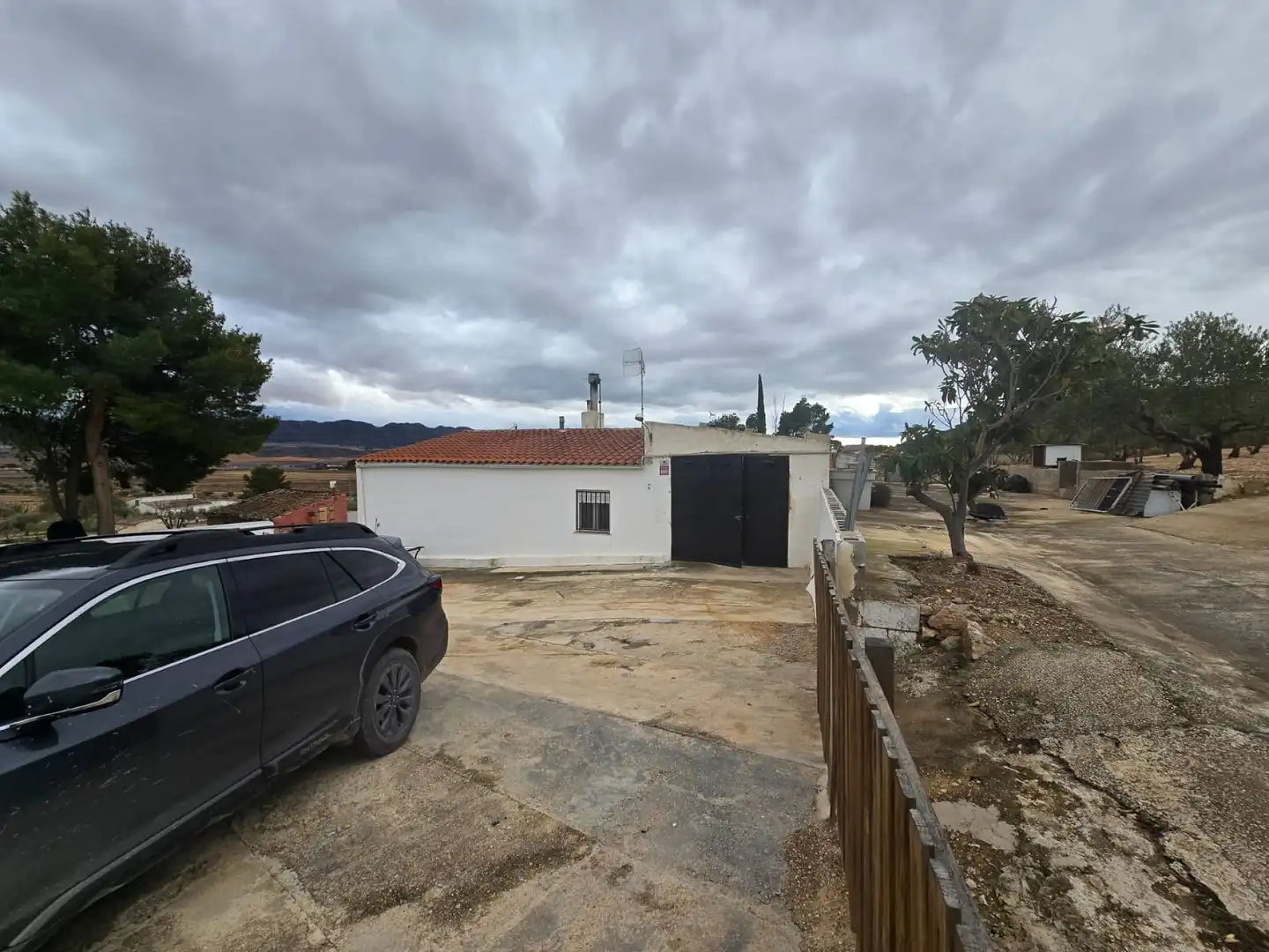 Vista exterior de Casa o xalet en venda en Yecla amb Jardí privat, Terrassa i Piscina
