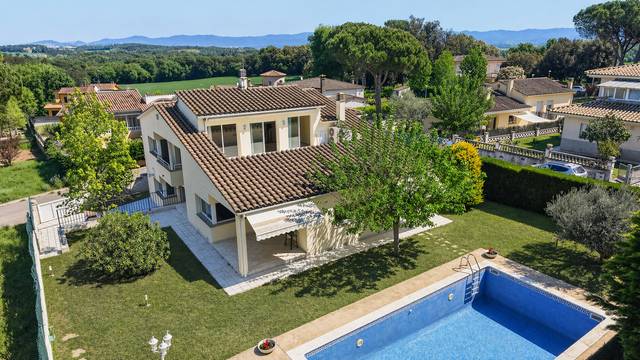 Casa-chalet en Venta en Aiguaviva