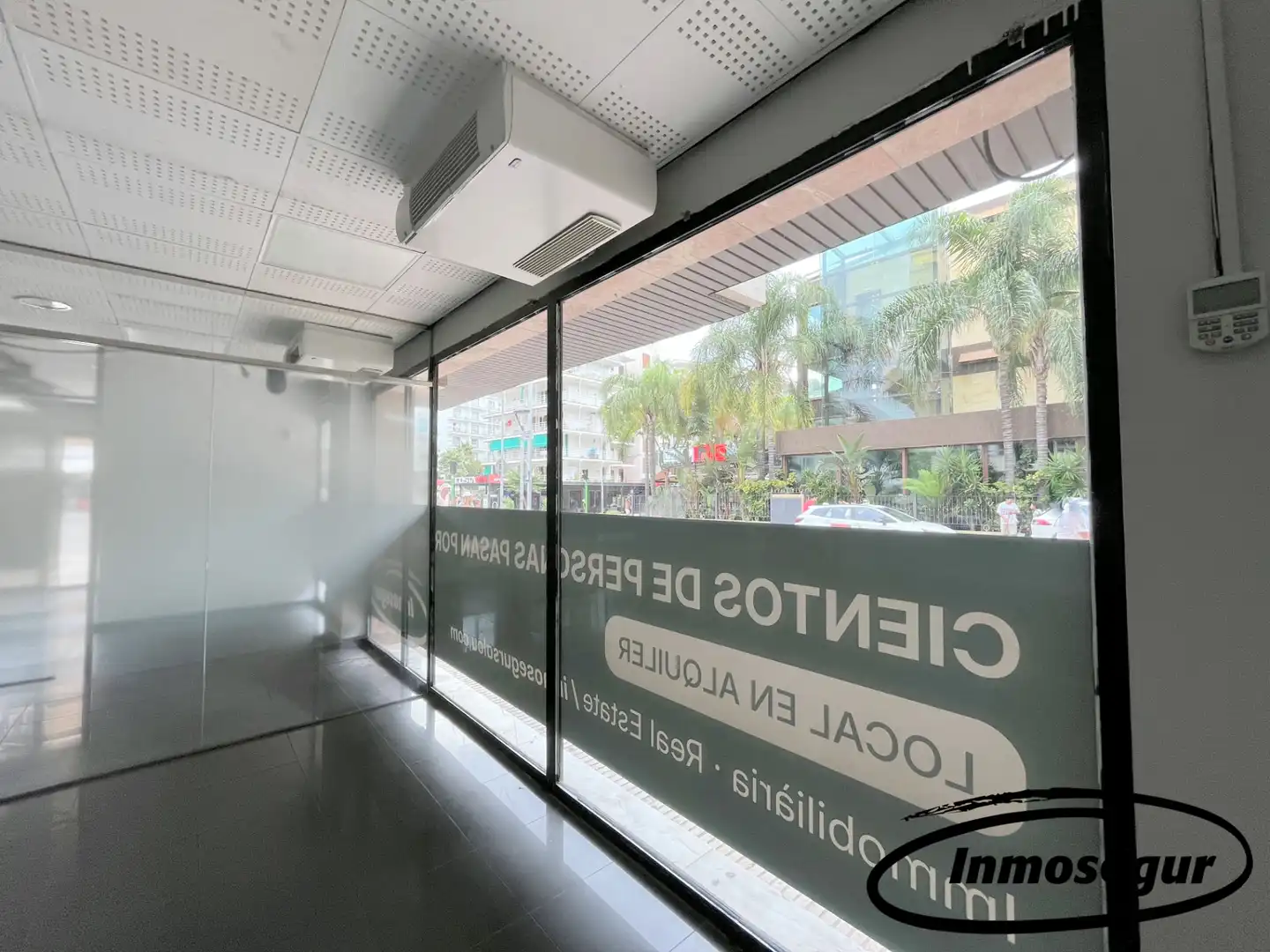 Geschaftsraum zur Miete in Salou mit Klimaanlage, Heizung und Terrasse