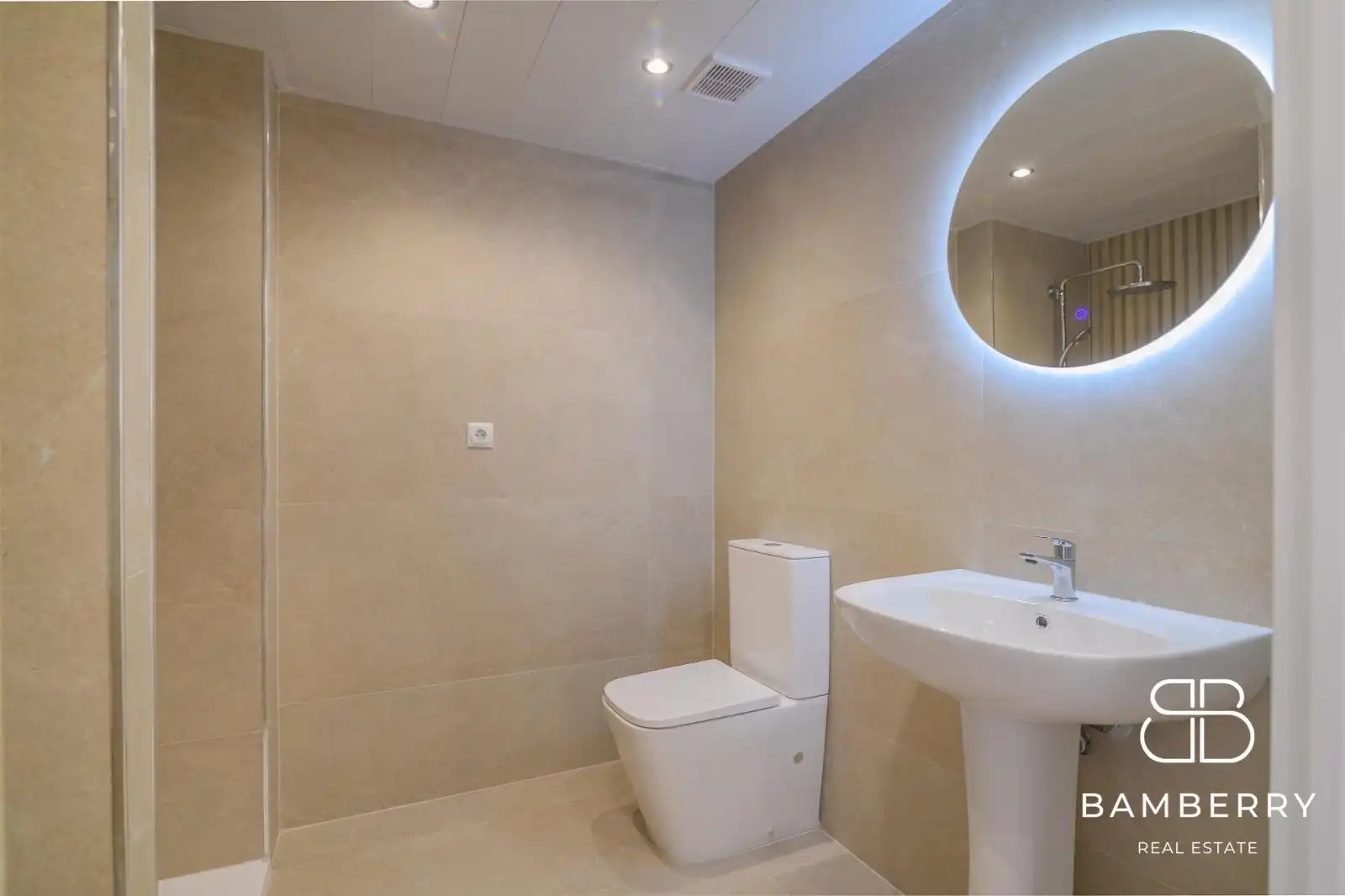 Bathroom of Flat for sale in Sant Boi de Llobregat  with Parquet flooring