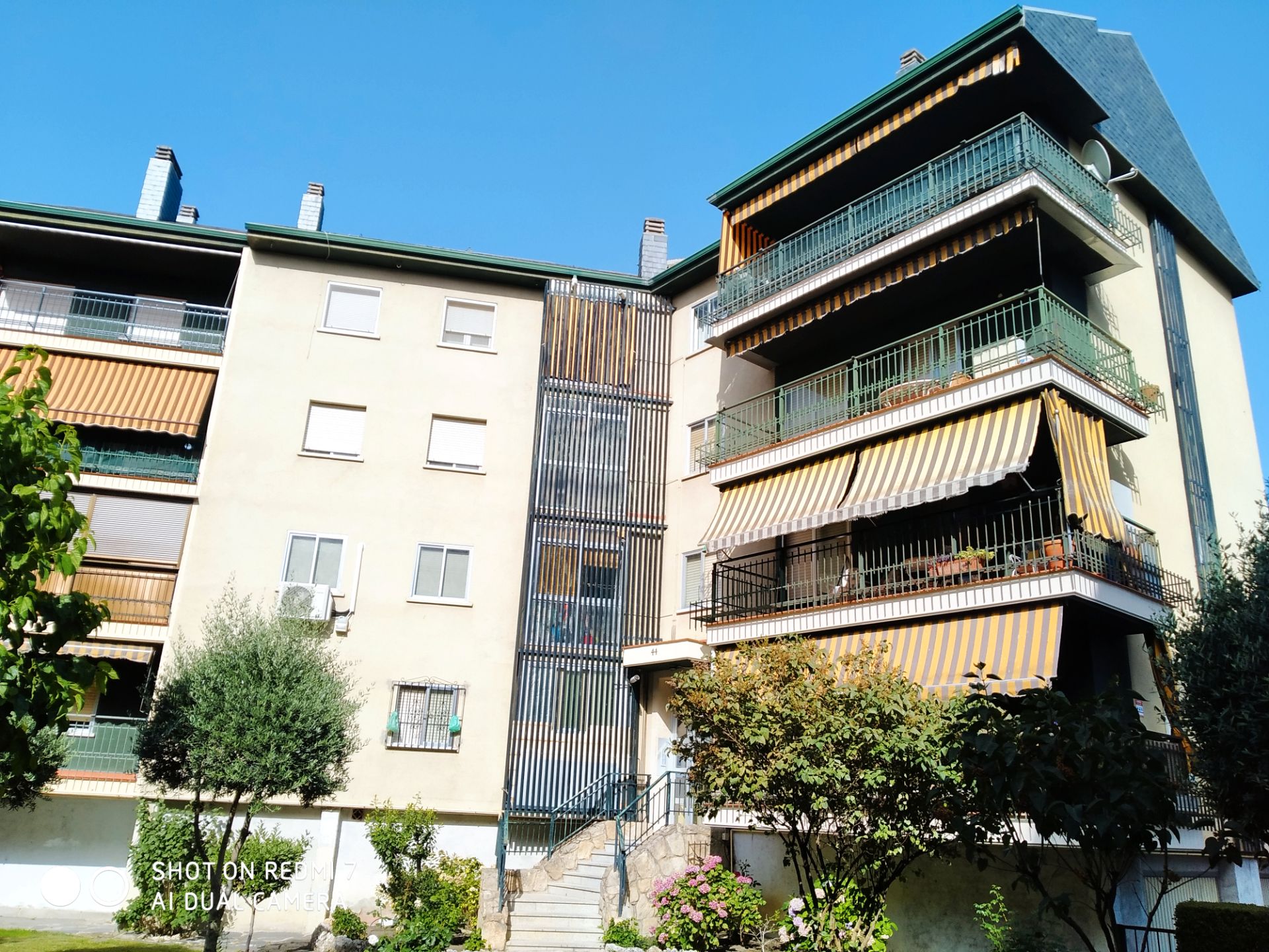 Vista exterior de Piso en venta en Collado Villalba con Calefacción, Terraza y Horno