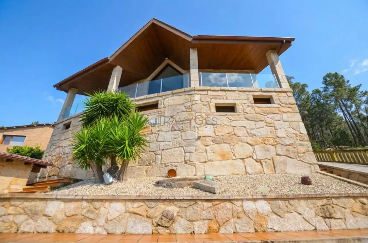 Vista exterior de Casa o chalet en venta en Tui con Calefacción, Jardín privado y Terraza