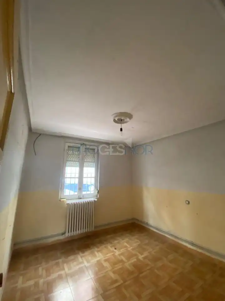 Bedroom of Houses for sale in San Andrés del Rabanedo  with Heating and Private garden