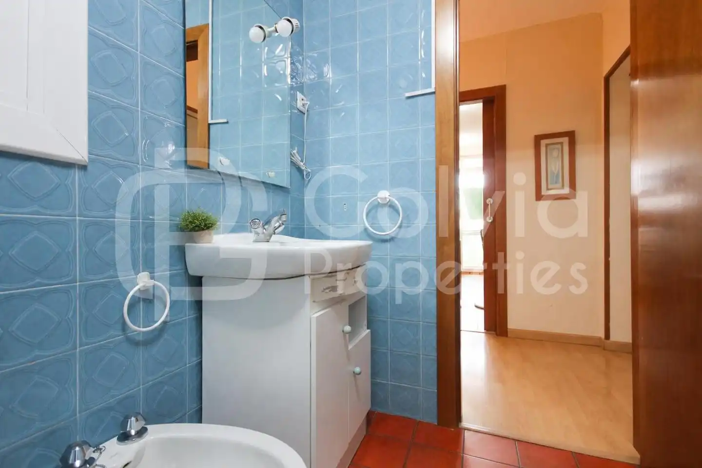 Bathroom of Flat for sale in L'Hospitalet de Llobregat  with Parquet flooring and Balcony