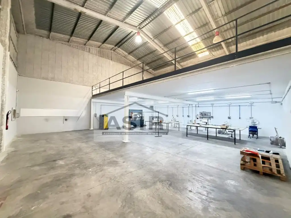 Nave industrial in vendita a Avenida Drets Humans, imagen 15