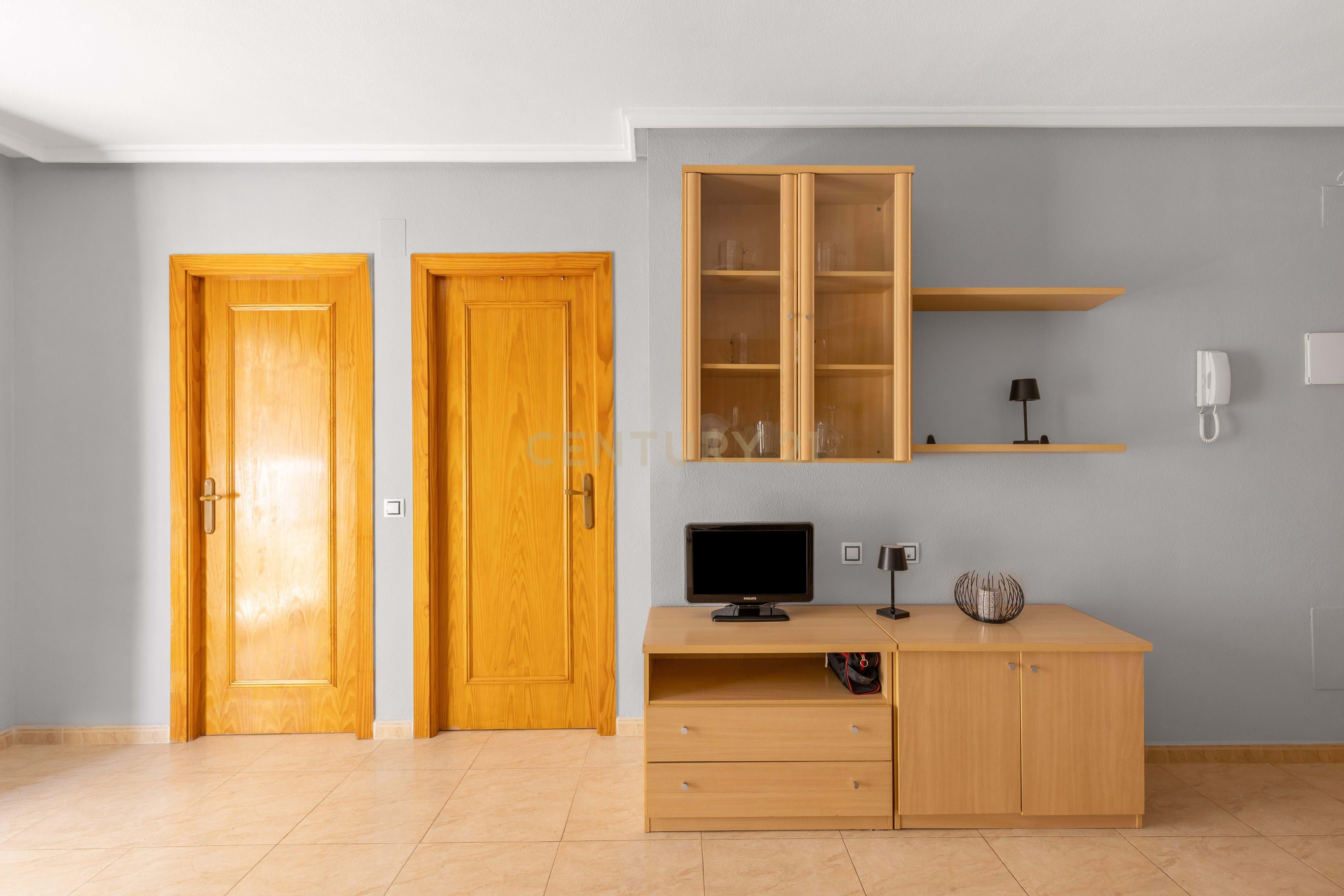 Flat for sale in Calle Clemente Gosálvez, Torrevieja, Spain, -1, Centro - Muelle Pesquero, Centro