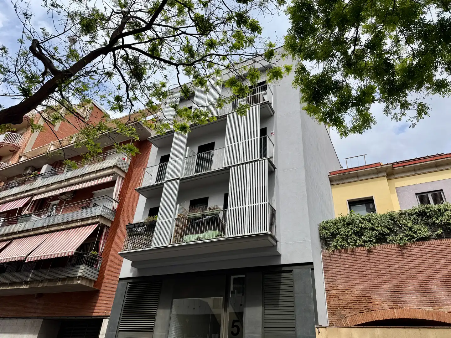 Außenansicht von Wohnung zum Verkauf in Barcelona mit Klimaanlage, Heizung und Parkett