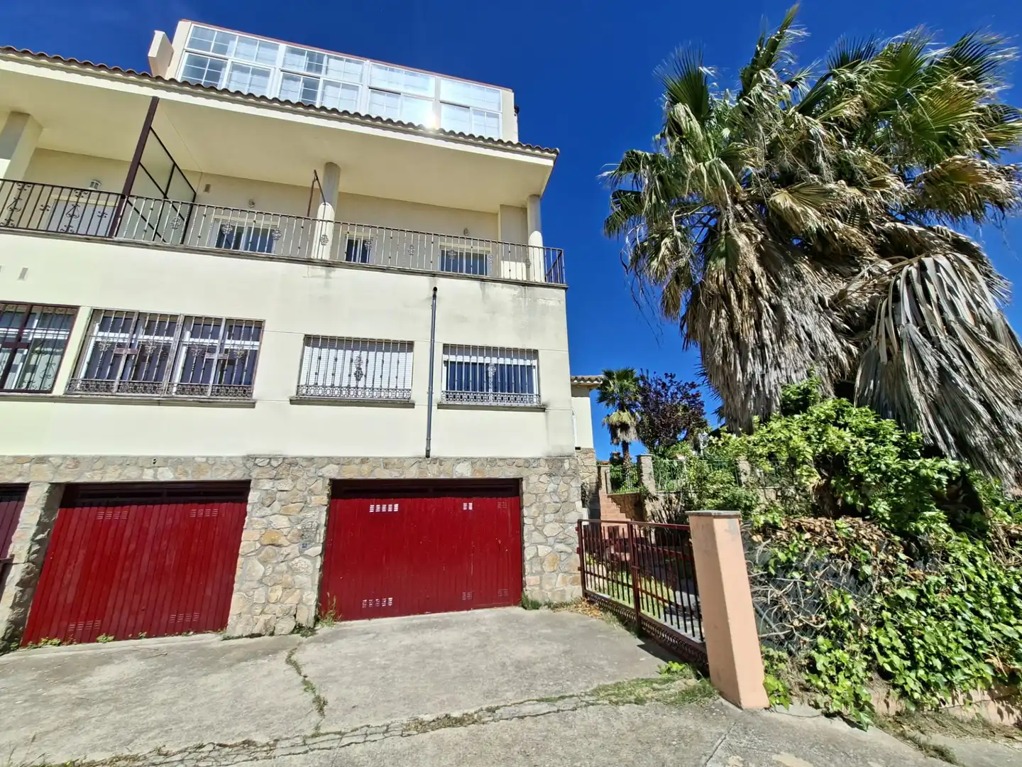 Exterior view of Houses for sale in Plasencia  with Air Conditioner