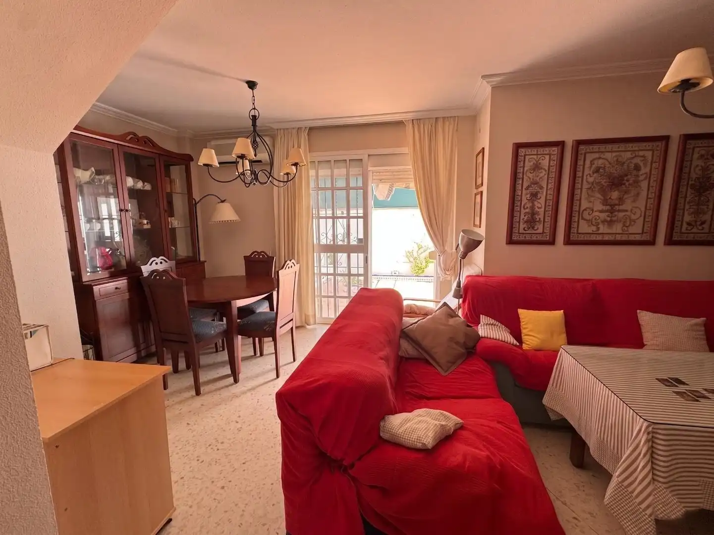 Casa adosada en venta en Tomares, Sevilla