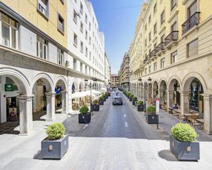 Vista exterior de Àtic en venda en  Granada Capital amb Calefacció, Parquet i Terrassa