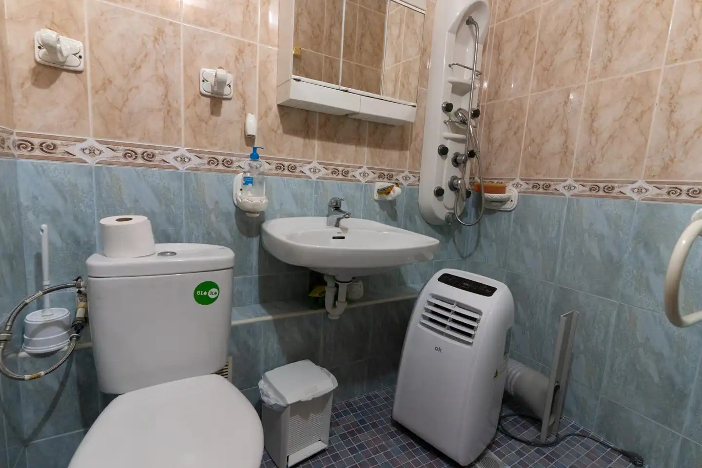 Bathroom of Houses for sale in Elche / Elx  with Air Conditioner, Private garden and Terrace