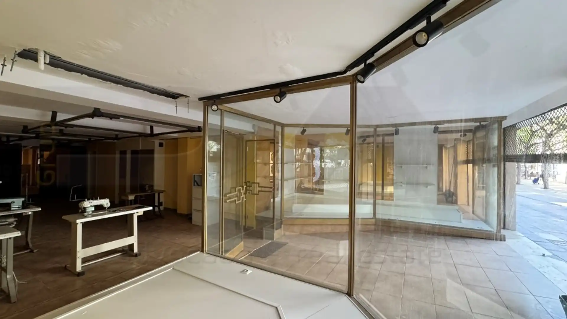 Local en venta en Plaza Verdaguer, Eixample