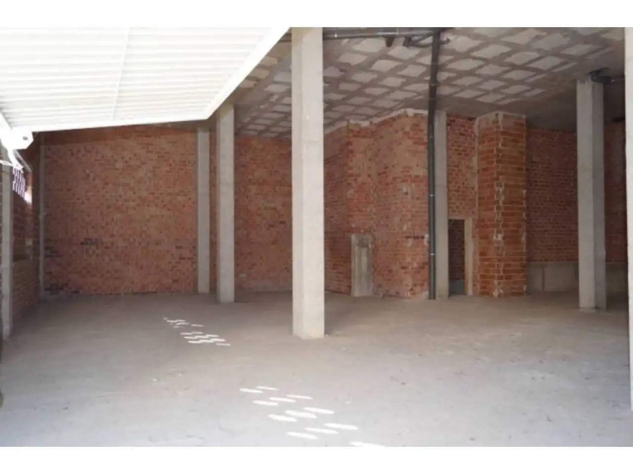 Local comercial en venda a Baena, imagen 3