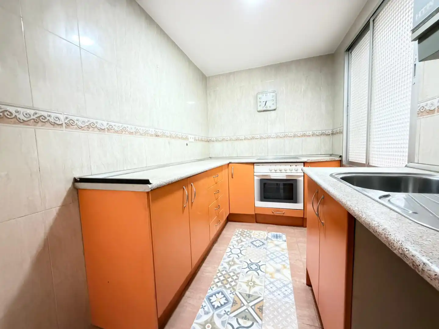 Cocina de Piso en venta en Madrid con Calefacción, Jardín privado y Parquet