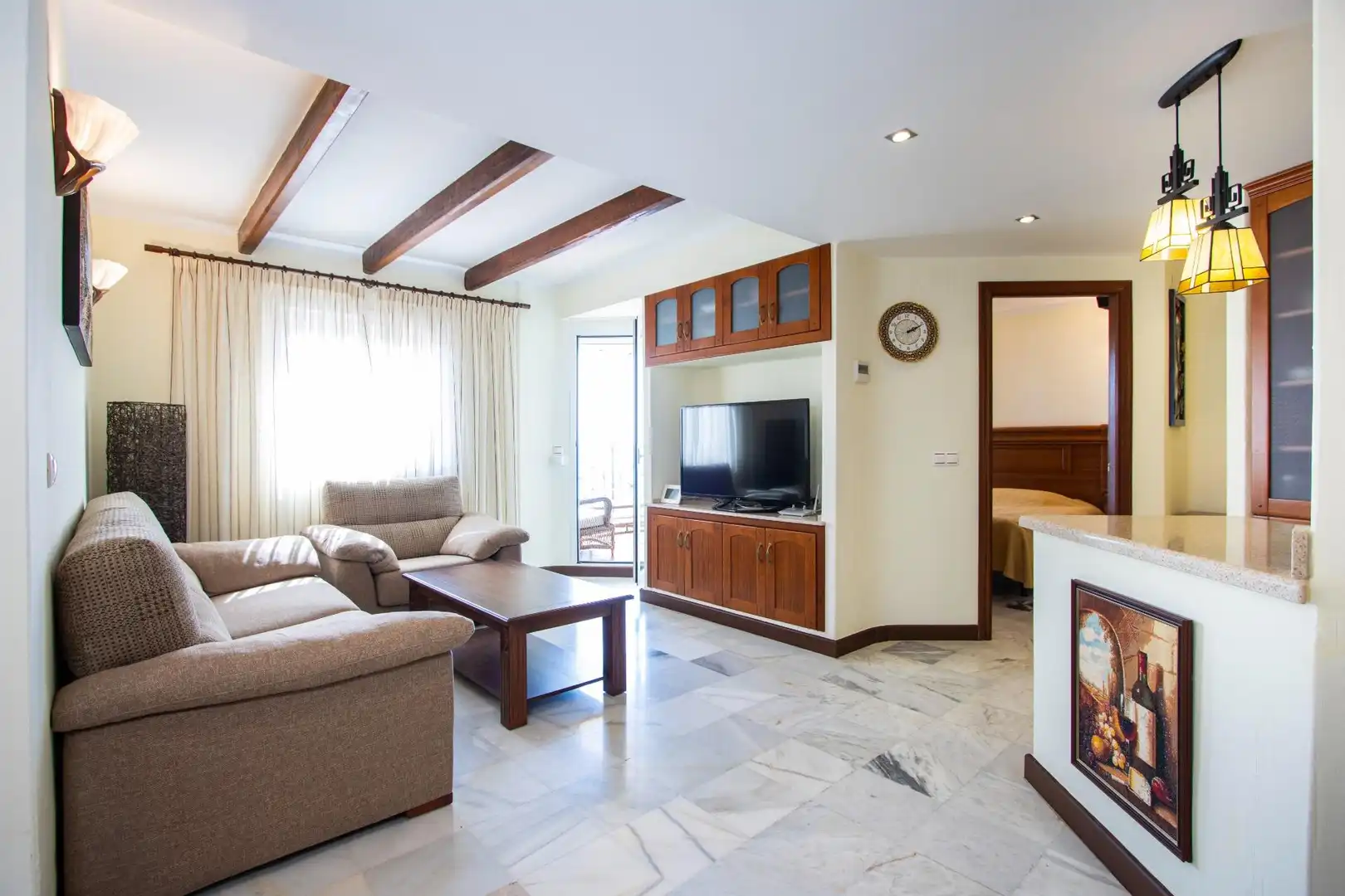 Sala d'estar de Apartament en venda en Torrevieja amb Jardí privat, Terrassa i Balcó