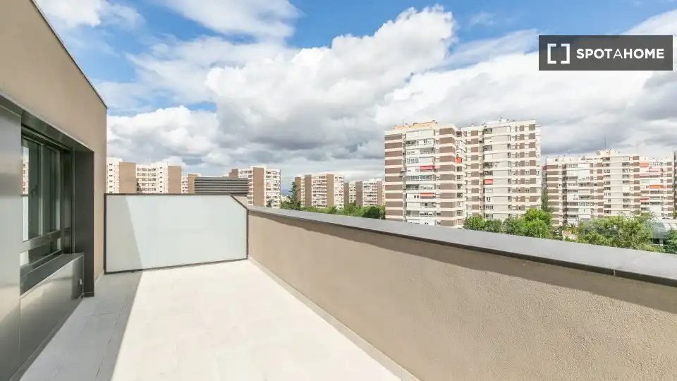 Habitación en Almenara -Ventilla