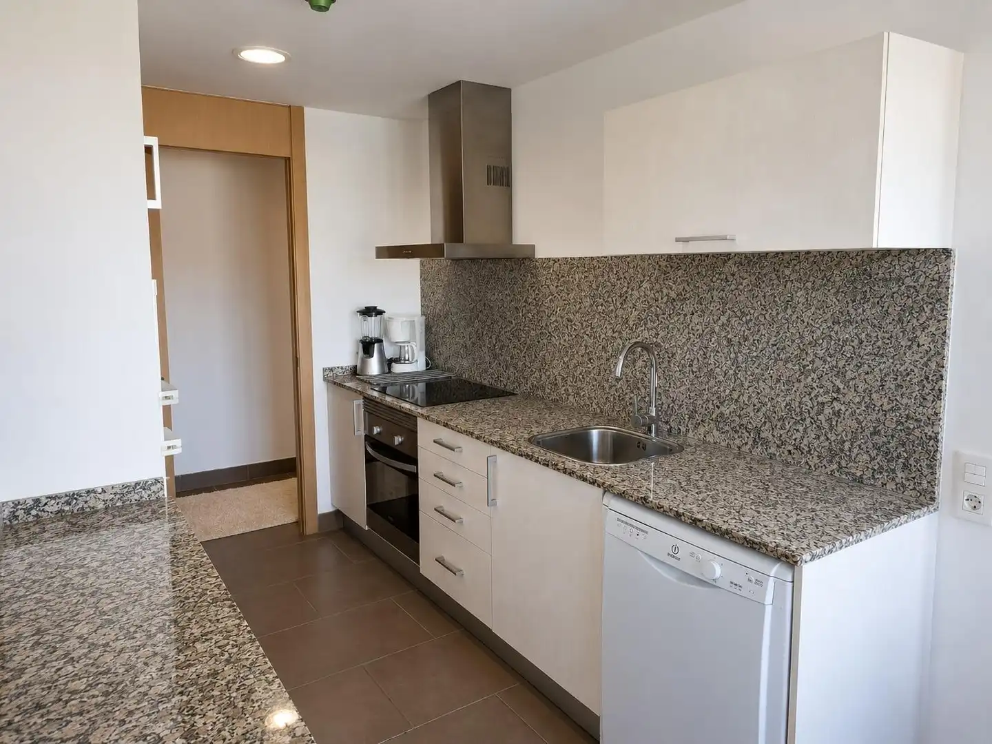 Cuina de Àtic en venda en Calonge i Sant Antoni amb Calefacció, Jardí privat i Terrassa