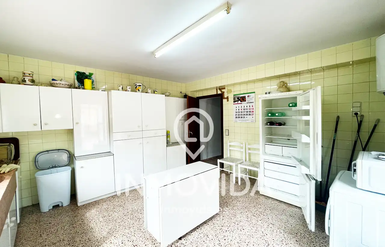 Cuina de Casa o xalet en venda en Xàtiva amb Terrassa, Traster i Piscina
