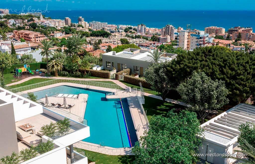 Piscina de Casa o xalet en venda en Torremolinos amb Aire condicionat, Jardí privat i Terrassa