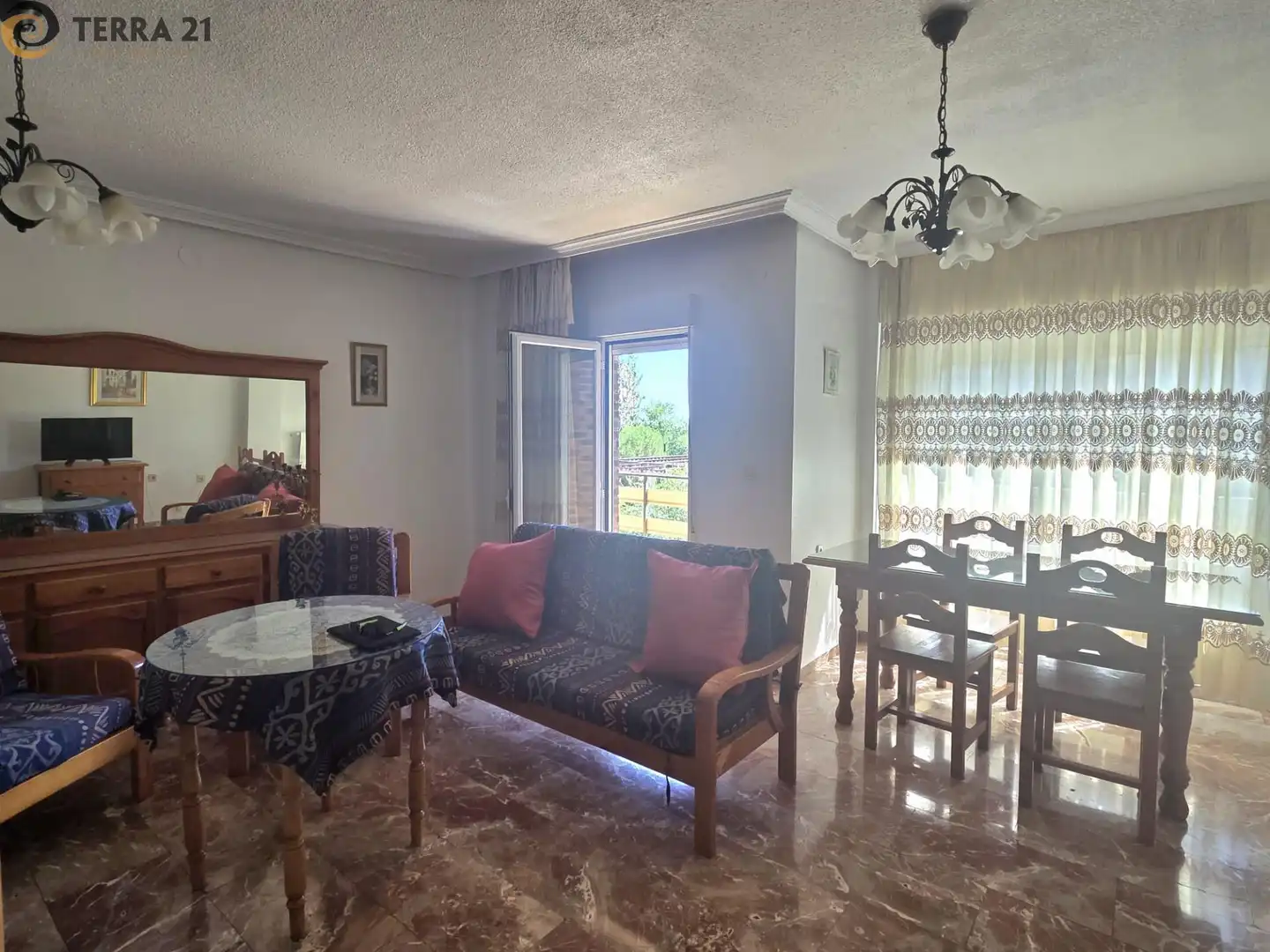Sala d'estar de Pis de lloguer en Jaén amb Calefacció, Terrassa i Moblat