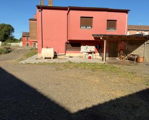 Vista exterior de Casa o xalet en venda en Mansilla Mayor amb Calefacció
