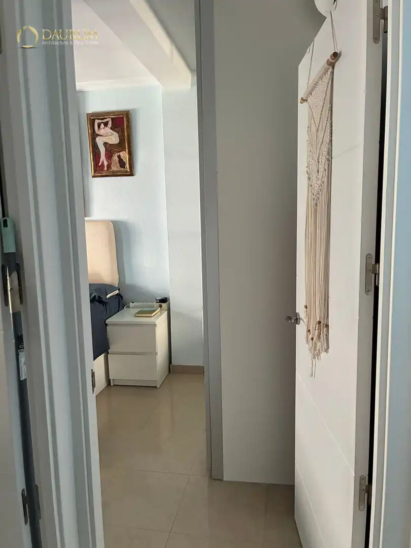 Bedroom of Flat for sale in Sevilla  with Air Conditioner and Furnished