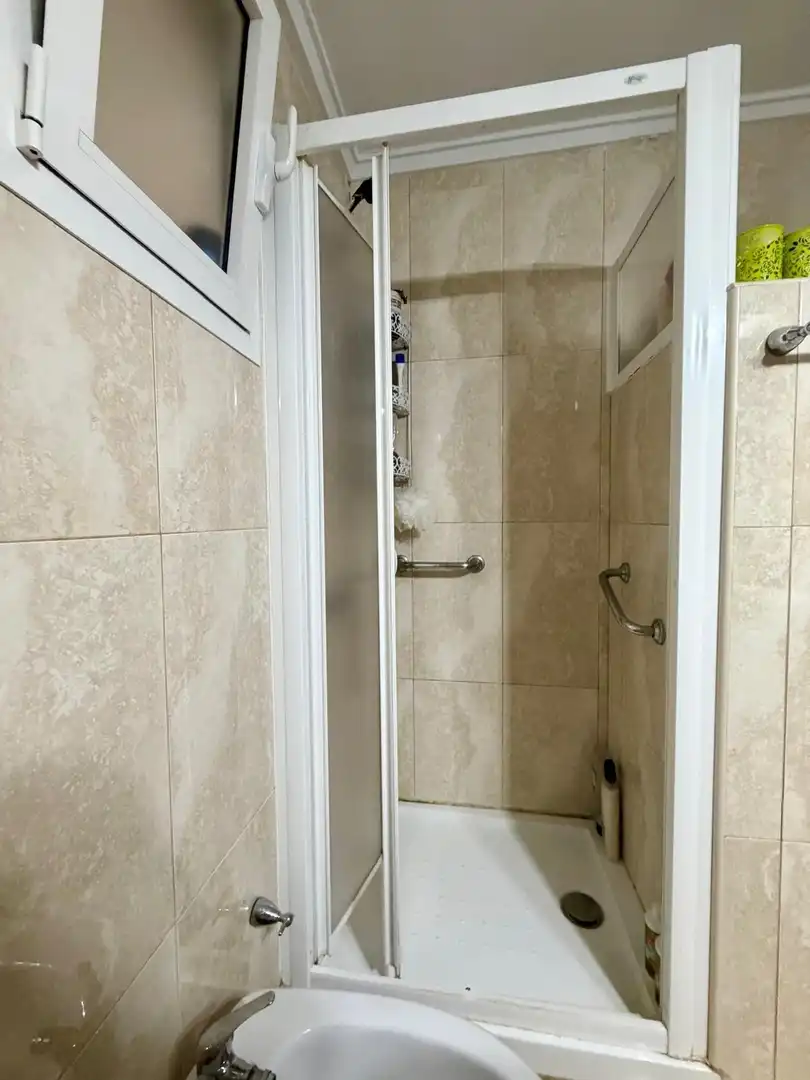 Bathroom of Flat for sale in Valencia  with Air Conditioner, Heating and Balcony