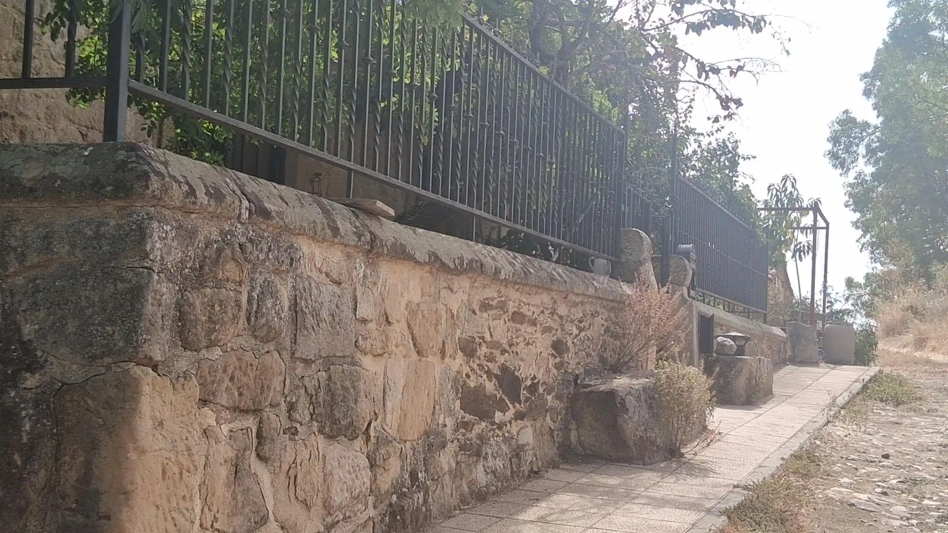Vista exterior de Casa o xalet en venda en Doñinos de Salamanca amb Piscina comunitària