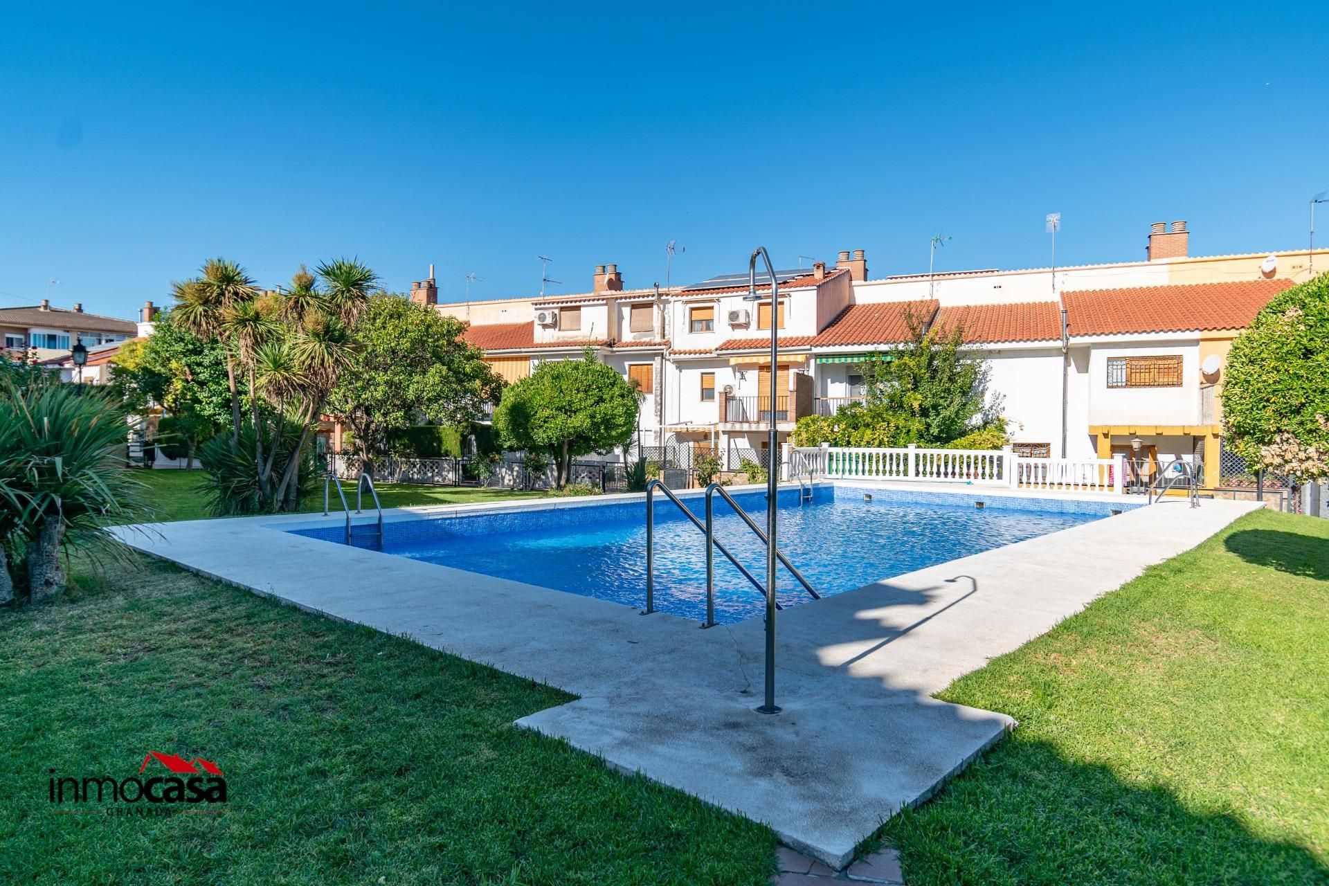 Garden of Single-family semi-detached for sale in  Madrid Capital