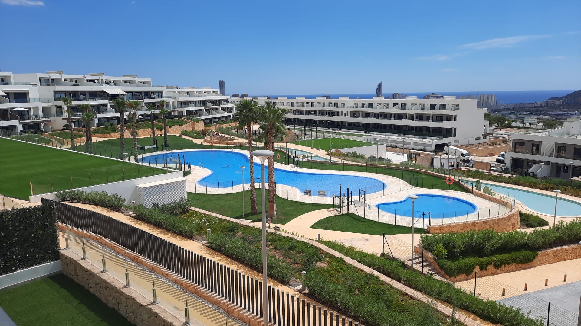 Vista exterior de Apartament en venda en Finestrat amb Aire condicionat, Calefacció i Jardí privat
