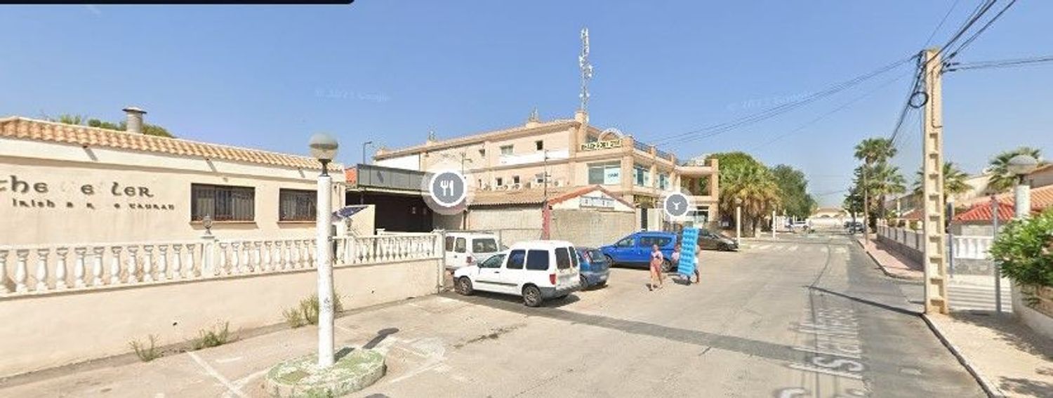 Vista exterior de Local en venda en Orihuela