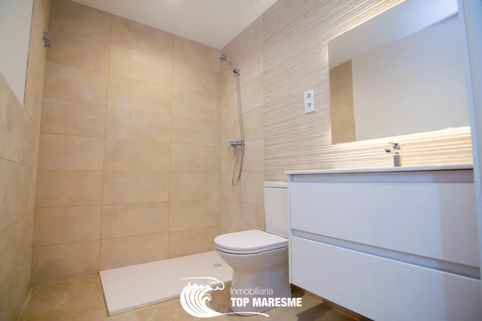 Baño de Planta baja en venta en Canovelles con Aire acondicionado, Calefacción y Terraza