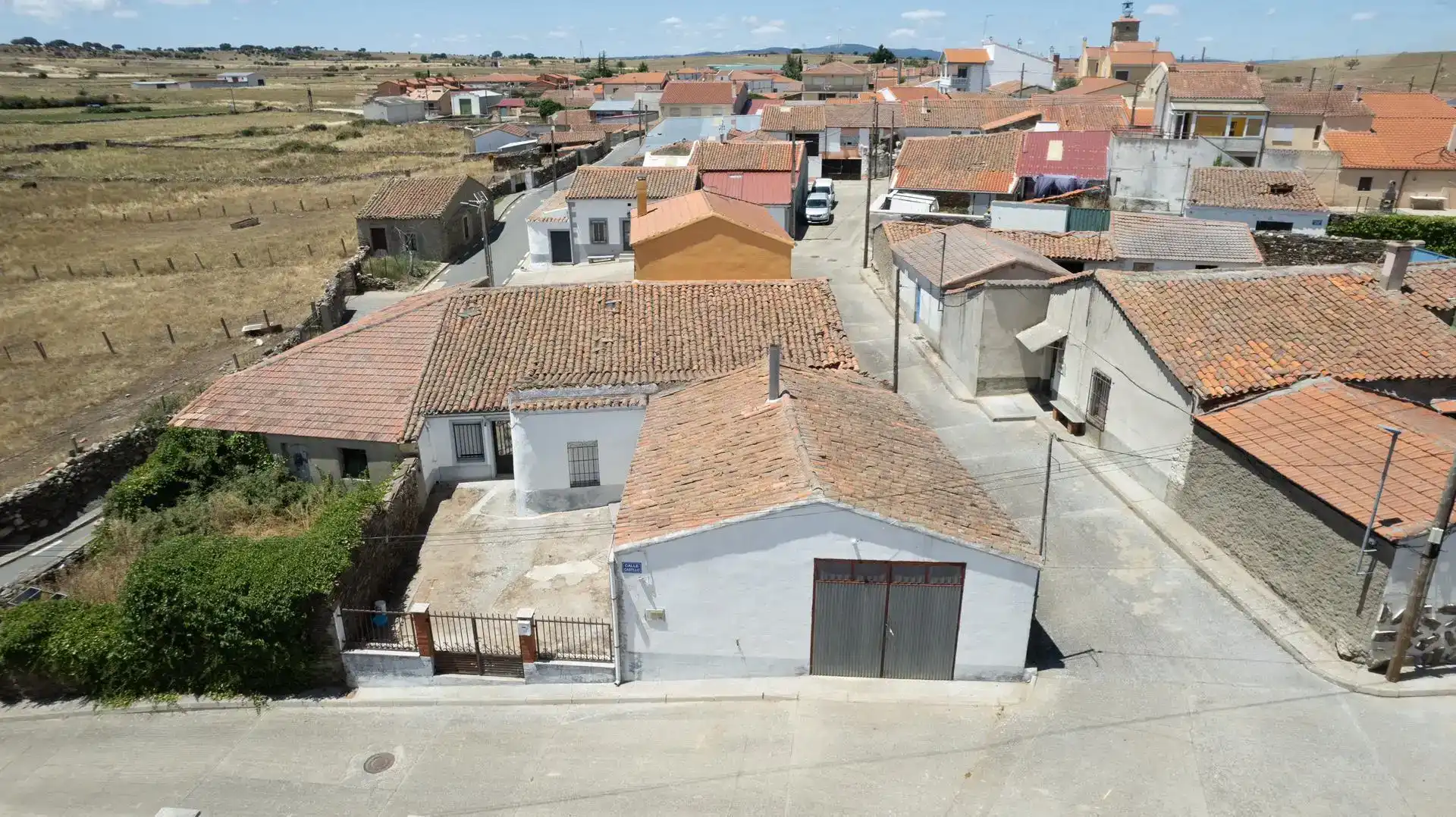 Vista exterior de Pis en venda en Montejo amb Jardí privat i Traster