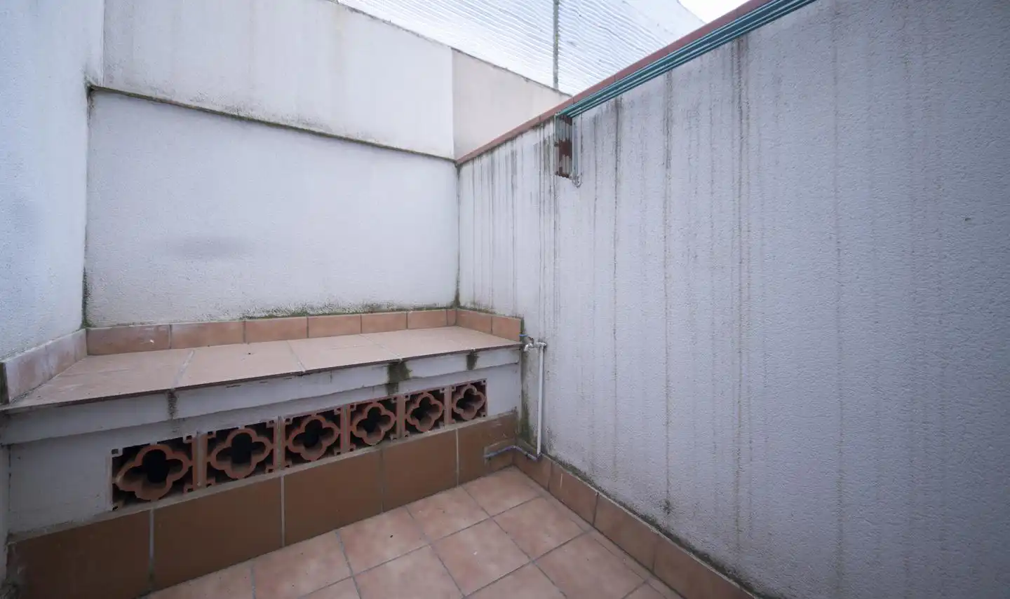 Terrasse von Einfamilien-Reihenhaus zum Verkauf in Rubí mit Heizung und Möbliert