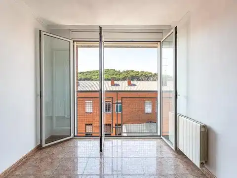 Flat with lift for sale in Carrer d'Ogassa, imagen 4