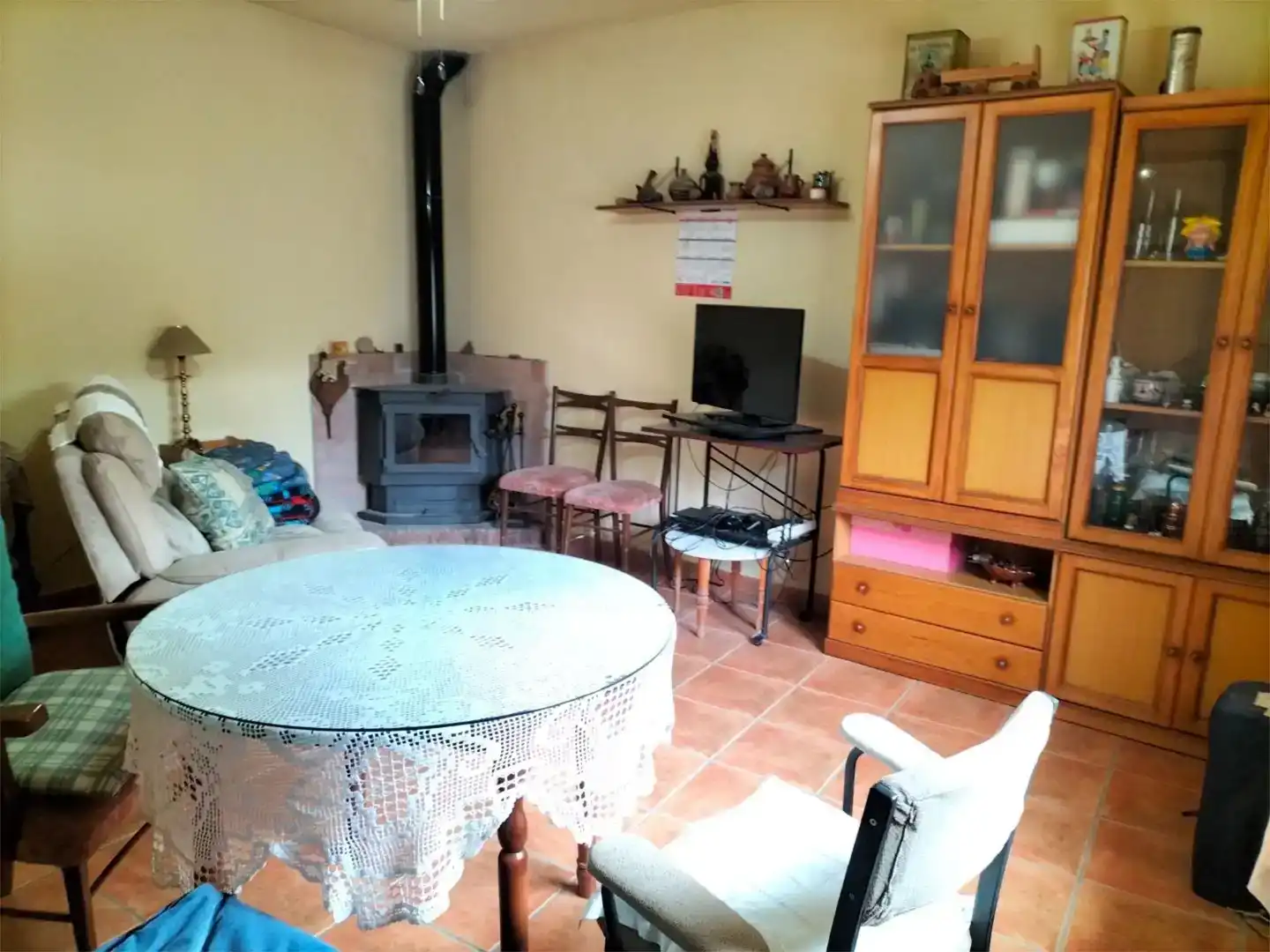 Sala d'estar de Casa adosada en venda en Pedroso de Acim amb Aire condicionat