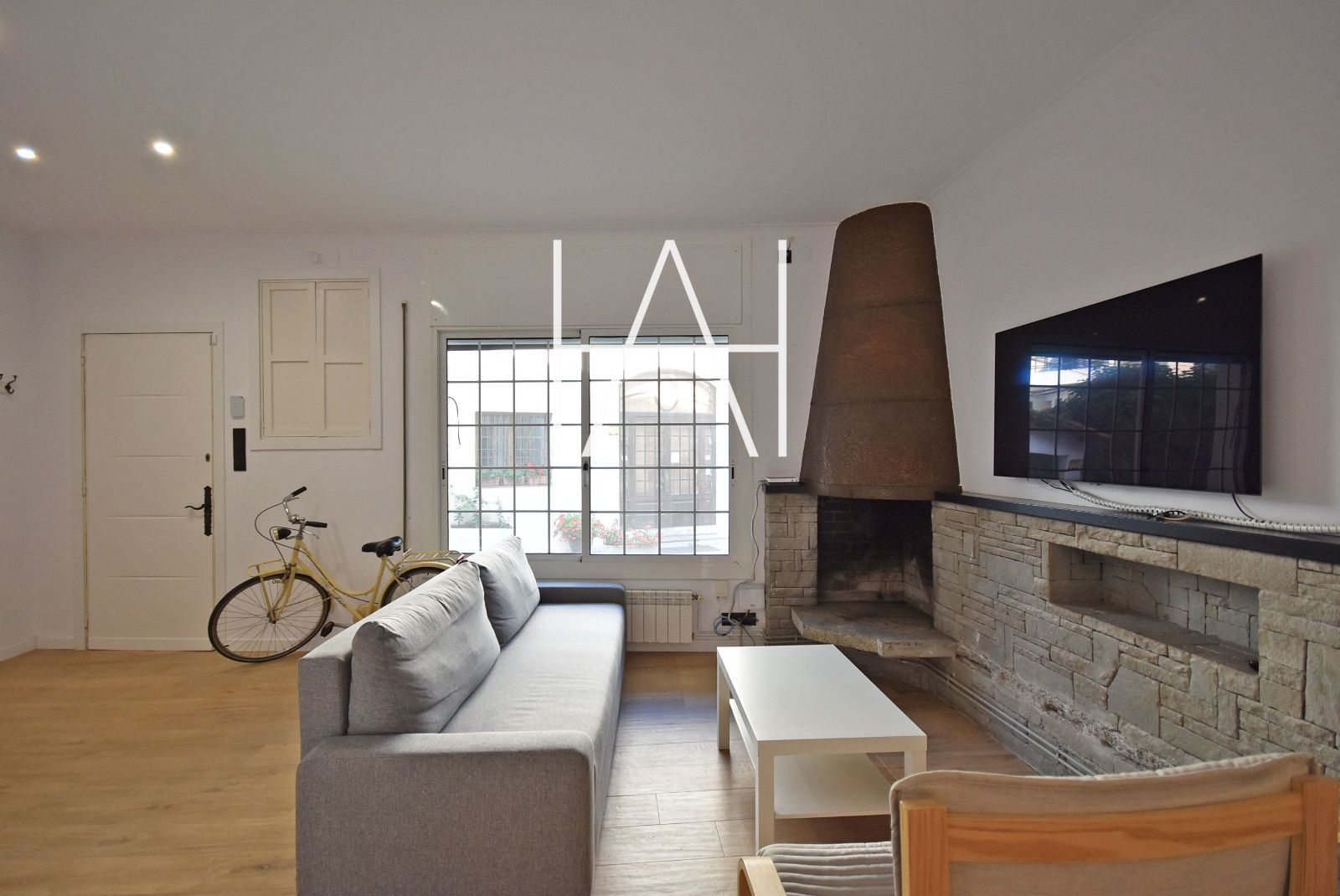 Living room of Single-family semi-detached for sale in Caldes d'Estrac  with Air Conditioner, Heating and Terrace