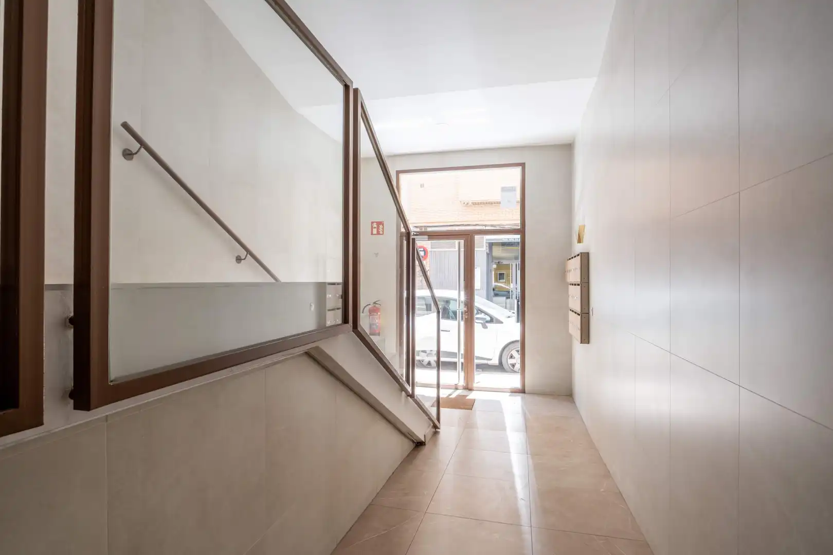 Wohnung zum Verkauf in Zaragoza mit Klimaanlage, Heizung und Terrasse