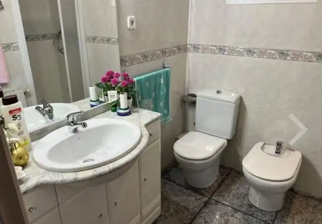 Bathroom of Flat for sale in Lleida  with Air Conditioner and Heating