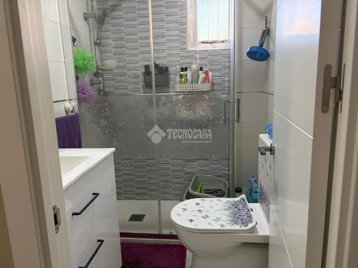 Baño de Piso en venta en Sevilla con Aire acondicionado